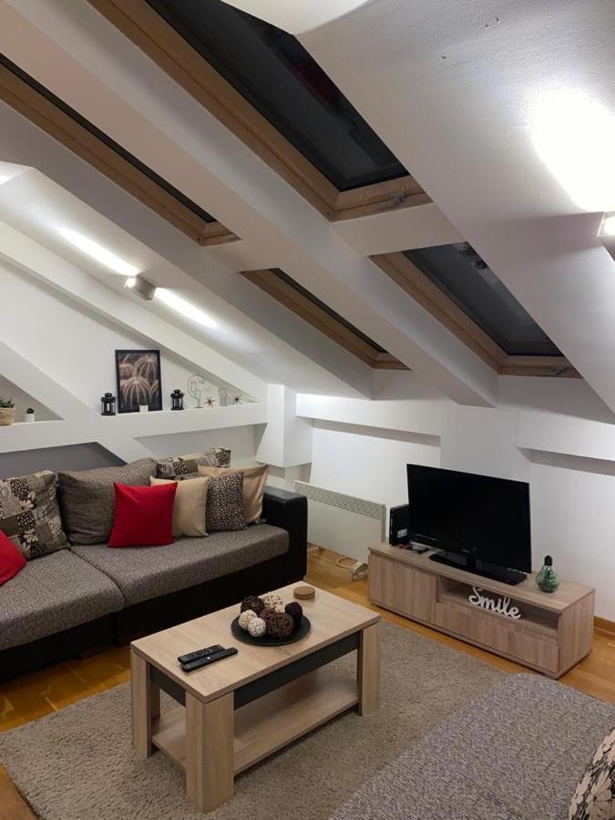 Sara Apartment Belgrado Buitenkant foto
